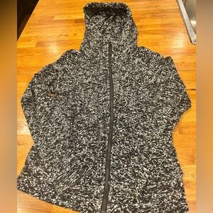 Lululemon size 6 black and white
Speckled full zip scuba hoodie